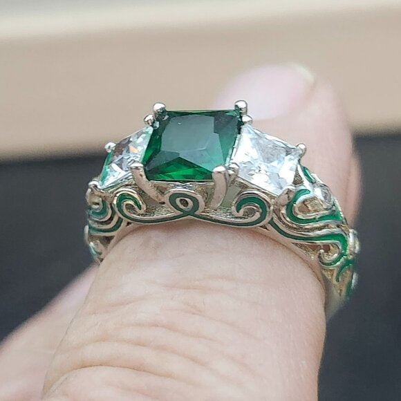 Sterling Silver Ring Green Center Stone Enameled Size 8 Hearts - Picture 8 of 9